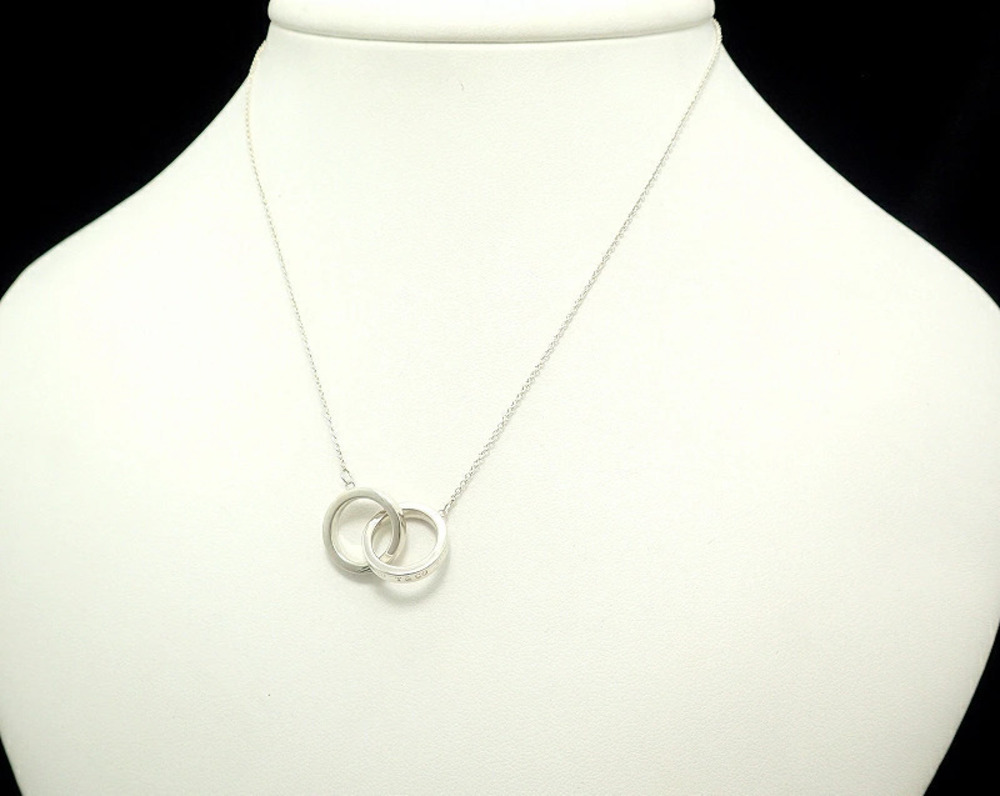 TIFFANYCo Tiffany Interlocking Circle Pendant Necklace Silver